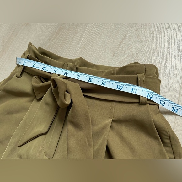 Dynamite - Dressy Tie Shorts Green Size XS - Picture 9 of 10